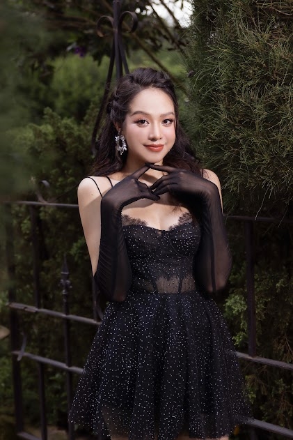 Hoa hậu Thanh Thủy khoe nhan sắc ngọt ngào trong bộ ảnh đón tuổi mới