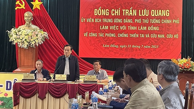 Phó Thủ tướng Trần Lưu Quang thị sát vụ sạt lở đèo Bảo Lộc