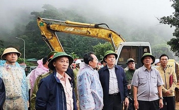 Phó Thủ tướng Trần Lưu Quang thị sát vụ sạt lở đèo Bảo Lộc