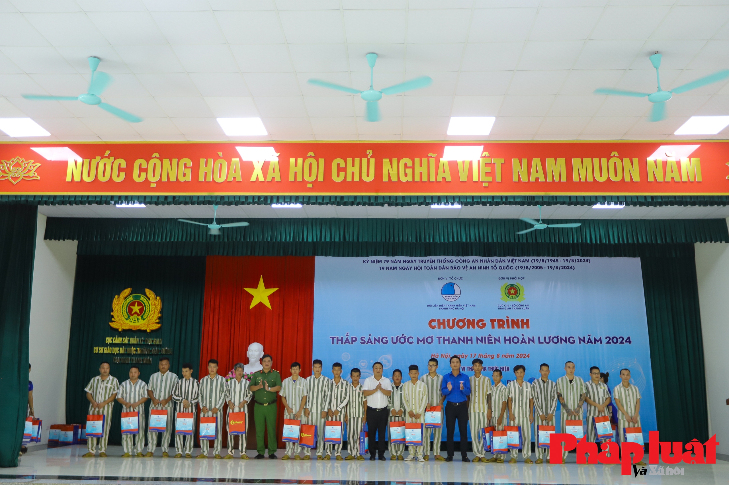 Những hành động thắp sáng ước mơ cho thanh niên hoàn lương Hà Nội