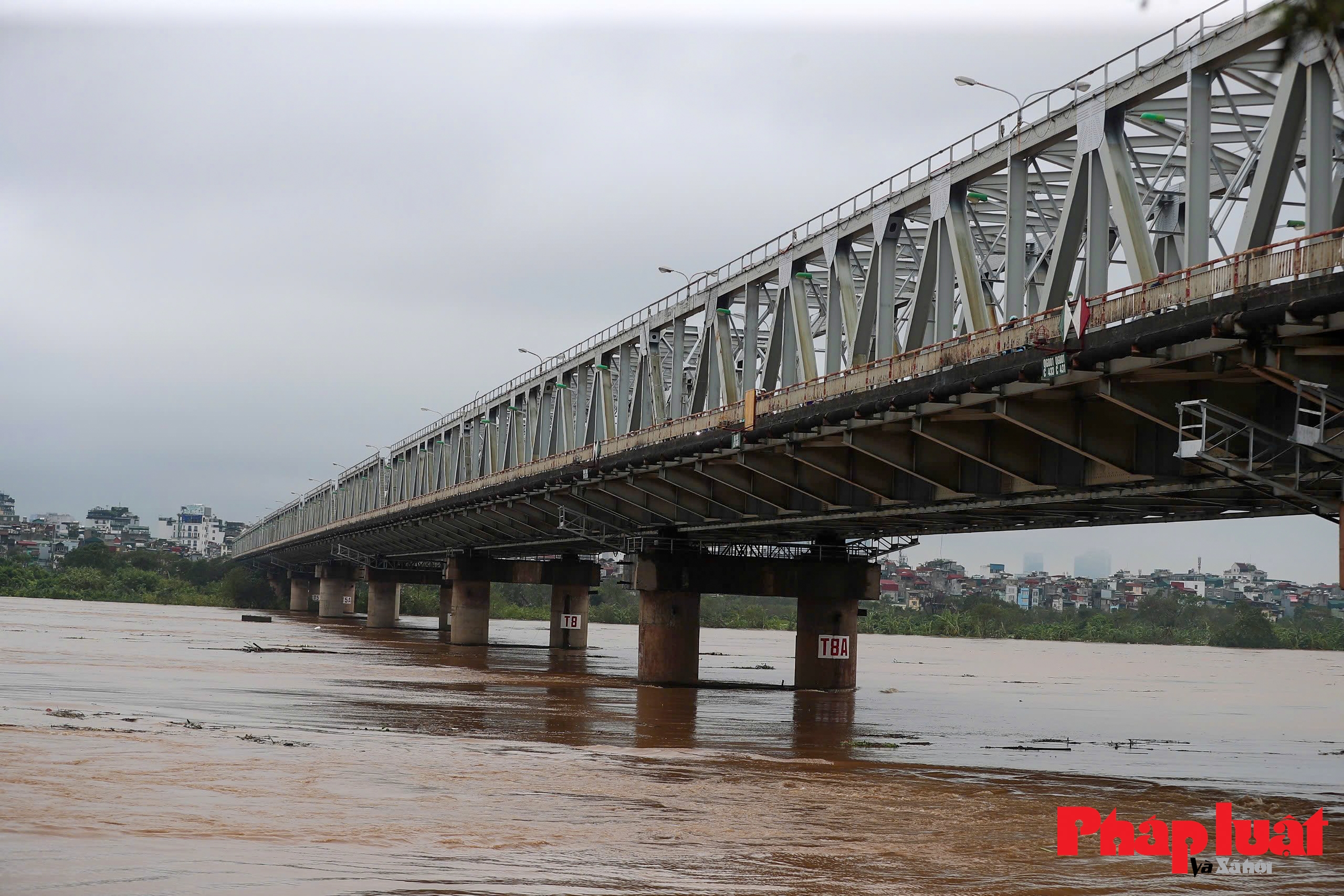 Nước sông Hồng, sông Nhuệ dâng cao, nhiều khu vực ngập lụt nghiêm trọng