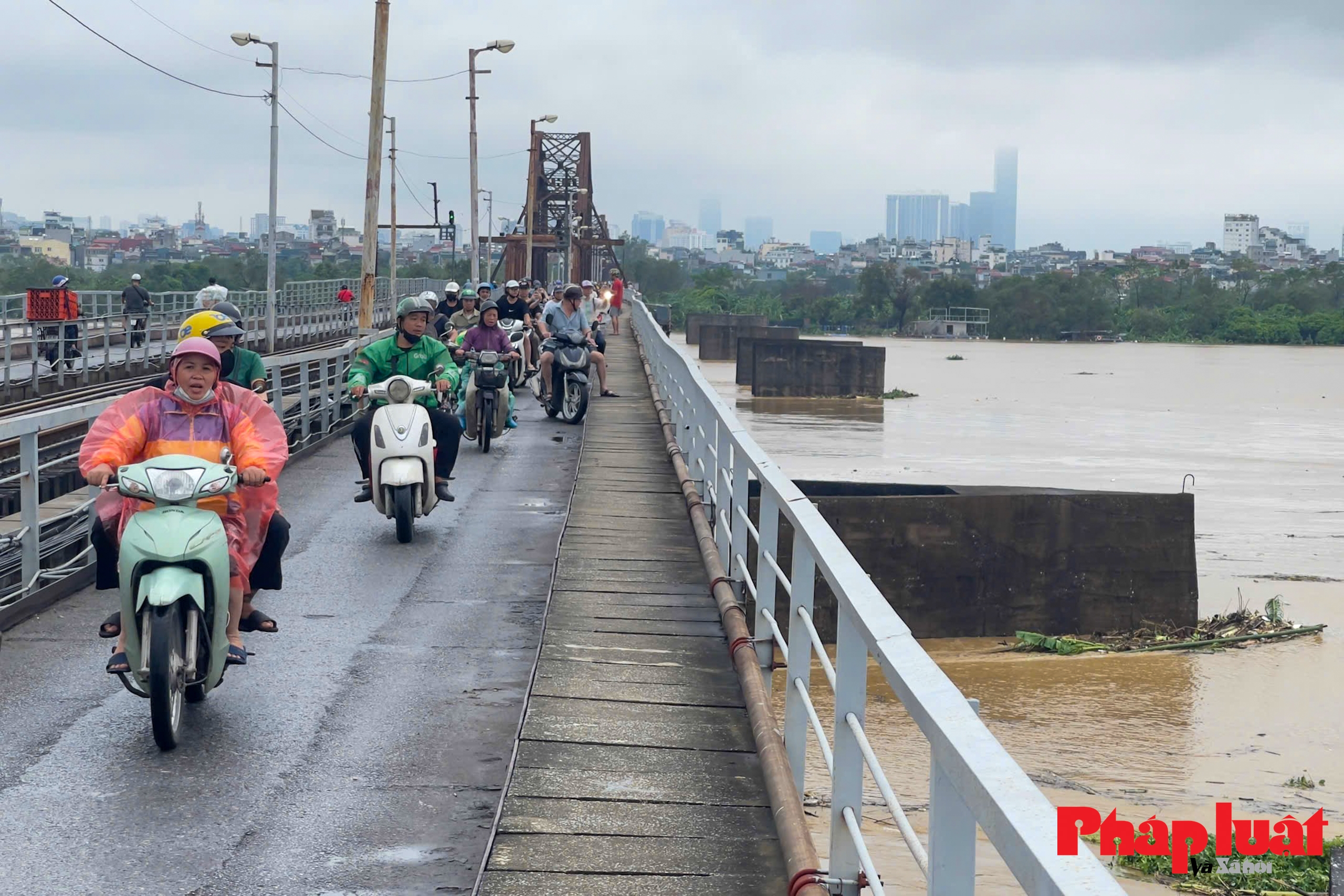 Nước sông Hồng, sông Nhuệ dâng cao, nhiều khu vực ngập lụt nghiêm trọng