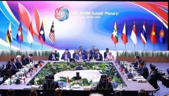 Thủ tướng Chính phủ Phạm Minh Chính gặp Thủ tướng Lào