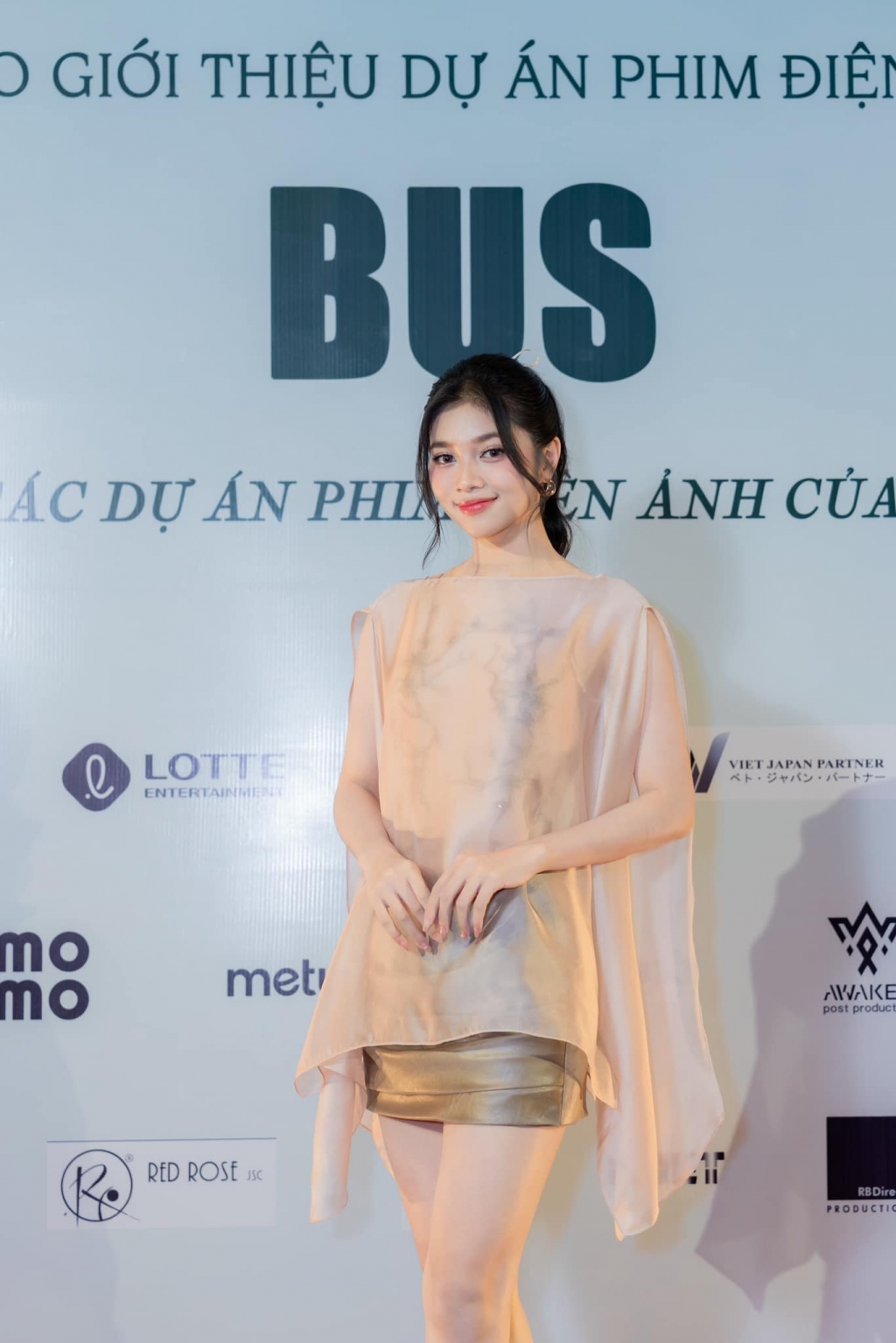 Á hậu Minh Kiên lần đầu chạm ngõ điện ảnh, Mai Thu Huyền “lột xác” phim mới