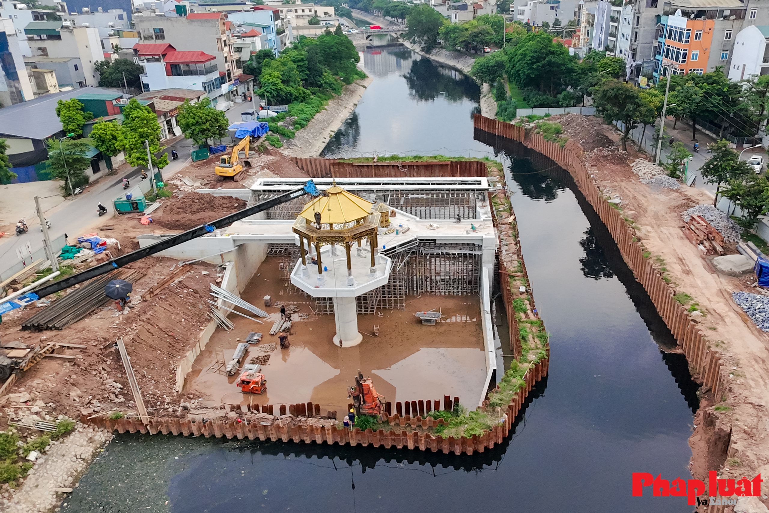 Cận cảnh kiến trúc “lạ mắt” của đập tràn giữ nước đầu tiên trên sông Tô Lịch