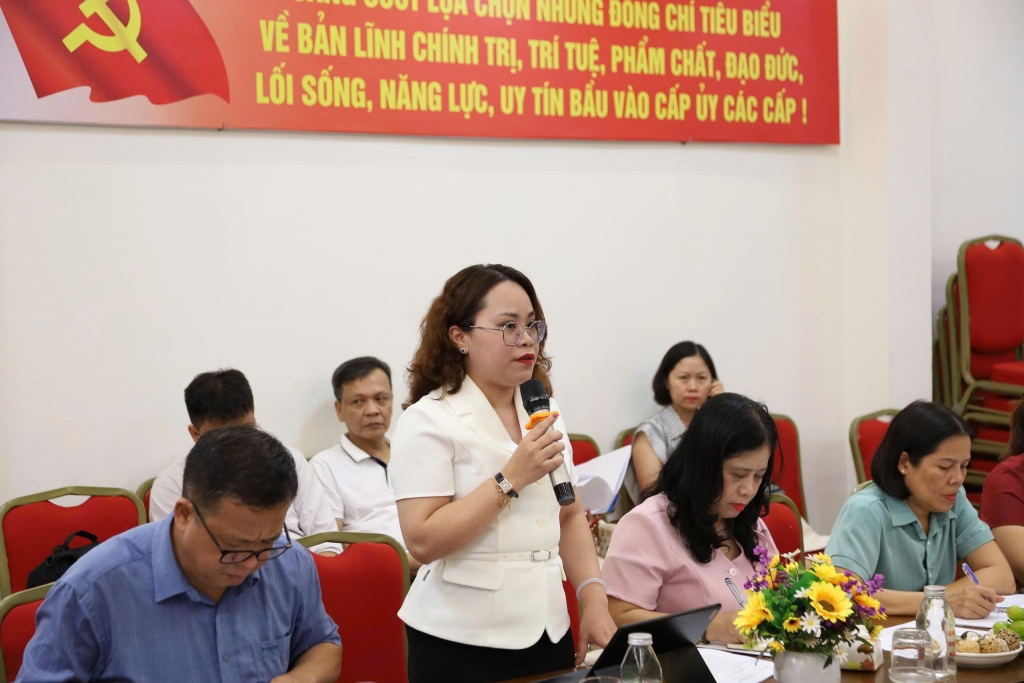 Phó chủ tịch ủy ban nhân dân phường Cửa Nam Trịnh Ngọc Trâm phát biểu