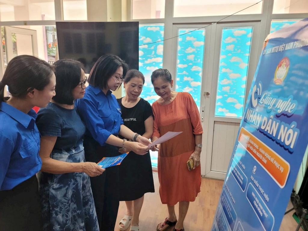 Điểm sáng mô hình Lắng nghe Nhân dân nói tại phường Ngọc Hà. Ảnh: V.T Điểm sáng mô hình Lắng nghe Nhân dân nói tại phường Ngọc Hà. Ảnh: V.T