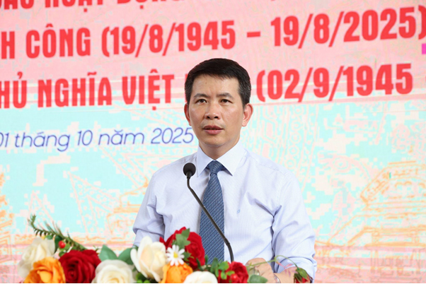 Bí thư Đảng ủy, Chủ tịch HĐND phường Phạm Tuấn Long phát biểu tại chương trình