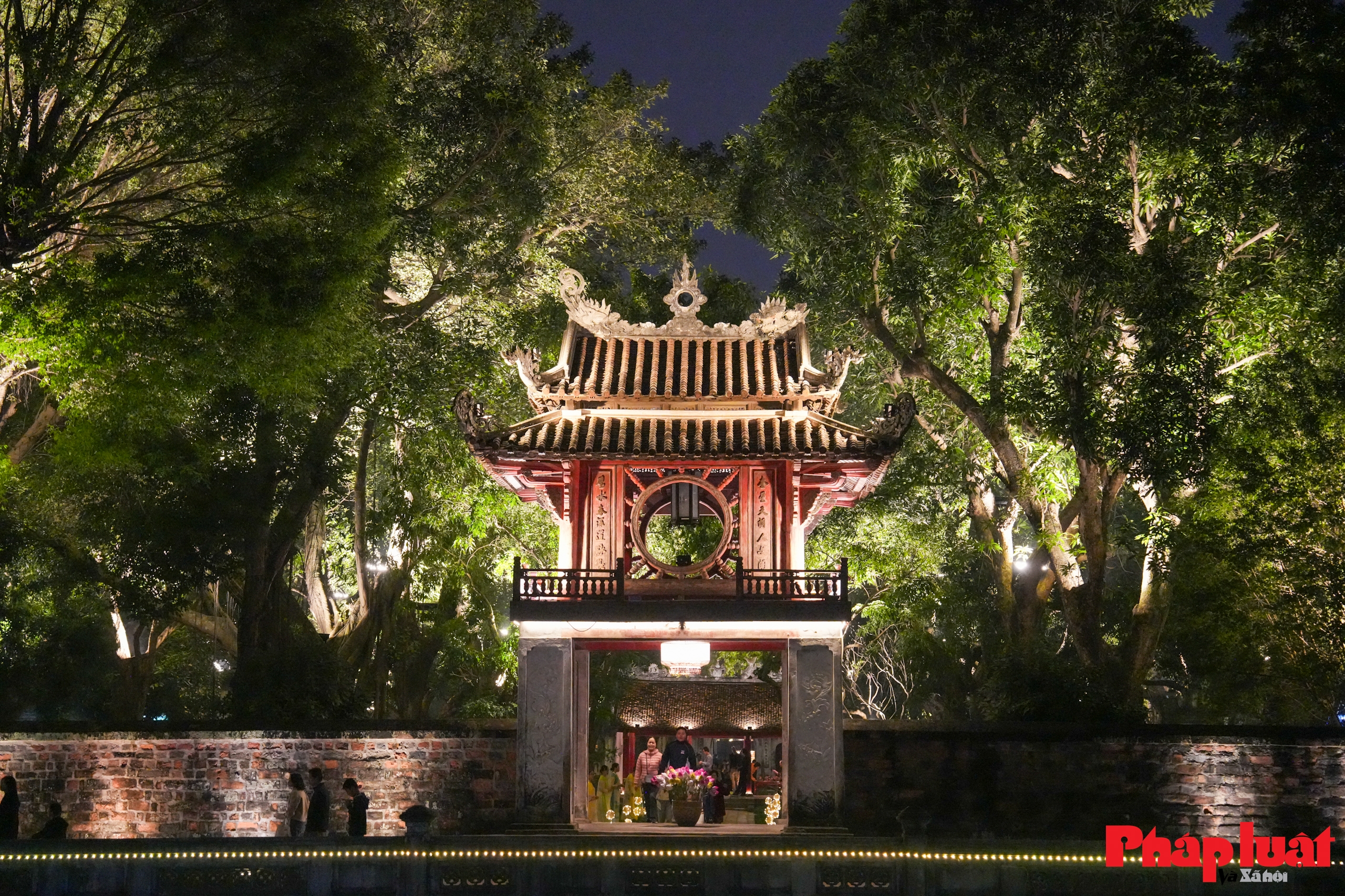 Âm sắc Việt và hành trình khám phá Văn Miếu Quốc Tử Giám trong không gian đêm Âm sắc Việt và hành trình khám phá Văn Miếu Quốc Tử Giám trong không gian đêm